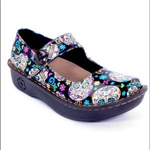 Professional medical shoes